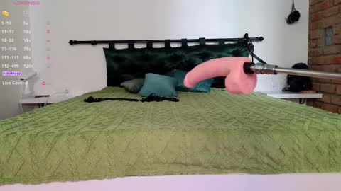 Snapshot of evit_dirty_mind_ chatting on October 17, 2025, 11:13 am evit_dirty_mind_ online show from October 17, 2025, 11:13 am