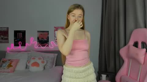 Snapshot of evixie chatting on March 5, 2026, 3:46 am Eva online show from March 5, 2026, 3:46 am