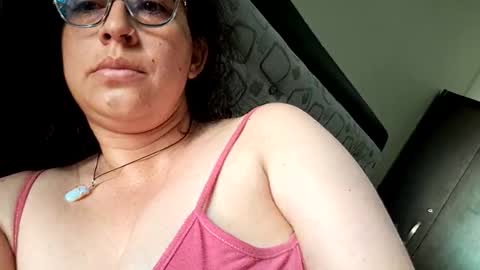 Snapshot of evolet_evolet_ chatting on November 12, 2025, 1:44 pm Evolet online show from November 12, 2025, 1:44 pm