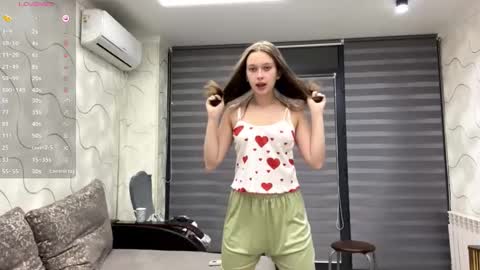 Eva online show from October 10, 2025, 3:11 pm