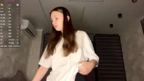 Eva online show from November 14, 2025, 3:22 pm