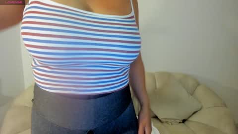 Snapshot of evva_moon69 chatting on January 20, 2025, 12:39 pm Evva online show from January 20, 2025, 12:39 pm