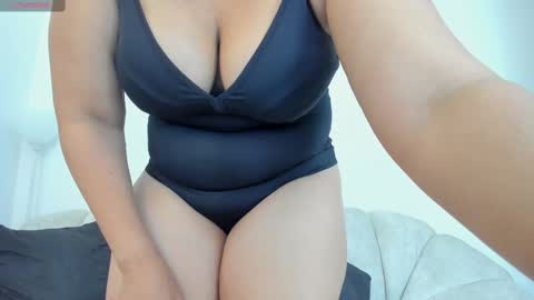 Snapshot of evva_moon69 chatting on February 12, 2025, 6:40 pm Evva online show from February 12, 2025, 6:40 pm