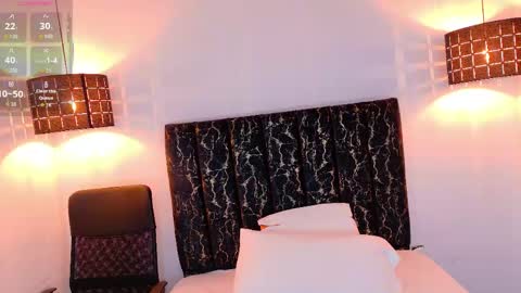 evvaa_moon online show from May 5, 2026, 12:24 pm
