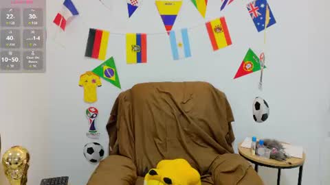 evvaa_moon online show from June 20, 2026, 12:41 pm