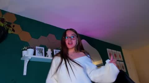 EVY online show from April 24, 2026, 12:24 am
