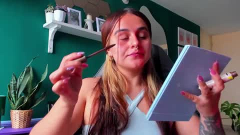 EVY online show from April 24, 2026, 4:42 pm
