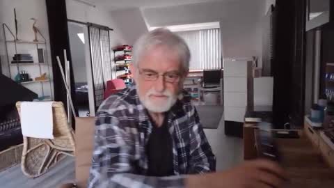 Naaktloper online show from April 2, 2026, 3:20 pm