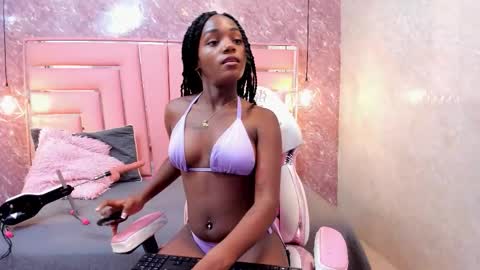 Snapshot of exotic_ebony_ chatting on February 12, 2026, 7:42 pm Alison online show from February 12, 2026, 7:42 pm