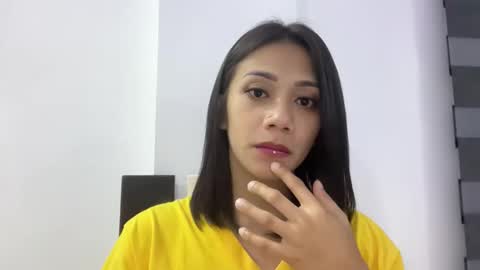 exotictssavie online show from April 27, 2026, 1:53 pm