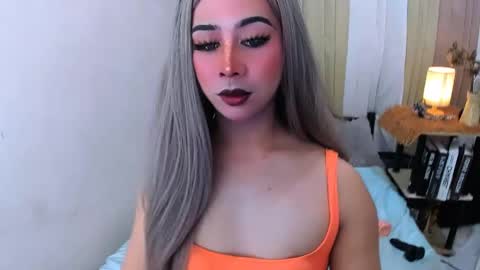 expensive_elise online show from May 5, 2026, 4:15 pm