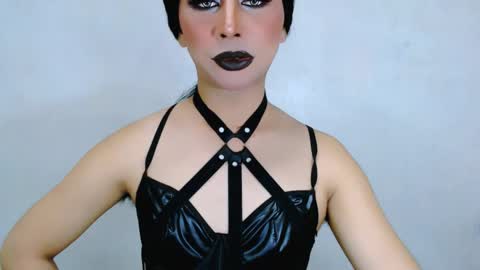 expensive_elise online show from May 6, 2026, 9:03 am