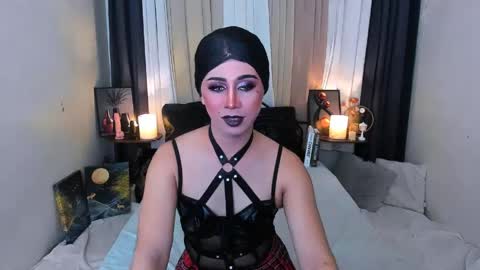 expensive_elise online show from May 7, 2026, 4:45 pm