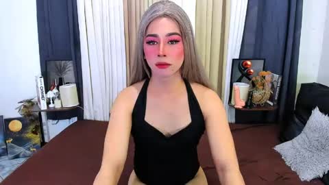 expensive_elise online show from May 16, 2026, 10:08 pm