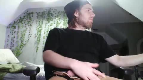 Snapshot of explosive_andyy chatting on February 24, 2026, 12:03 pm Explosivee andyy online show from February 24, 2026, 12:03 pm