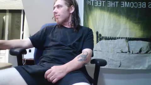 Snapshot of explosive_andyy chatting on April 23, 2026, 6:36 am Explosivee andyy online show from April 23, 2026, 6:36 am