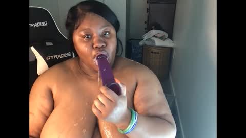 Miss Kitty online show from September 30, 2025, 8:25 pm