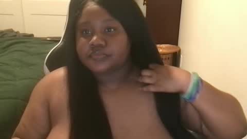 Miss Kitty online show from November 3, 2025, 7:20 am