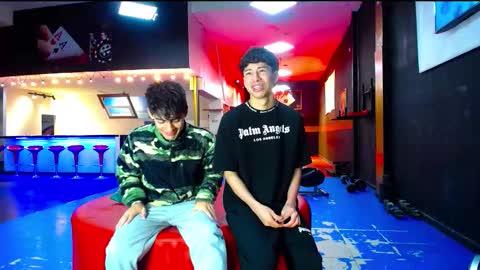 extrangers online show from October 10, 2025, 12:04 pm