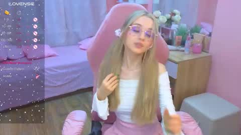 exxxcore_ online show from September 26, 2025, 1:15 pm