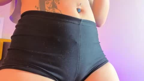 Snapshot of ey_im_simone_ chatting on July 16, 2026, 12:11 pm online show from July 16, 2026, 12:11 pm