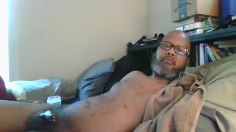 eyequee0007 online show from September 28, 2025, 6:02 pm