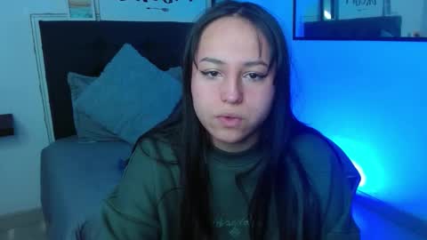 eymmy_24 online show from September 12, 2025, 2:22 am