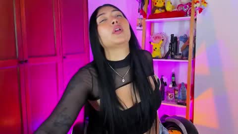 Snapshot of eymy_hadid_ chatting on October 13, 2025, 8:42 pm Emily online show from October 13, 2025, 8:42 pm