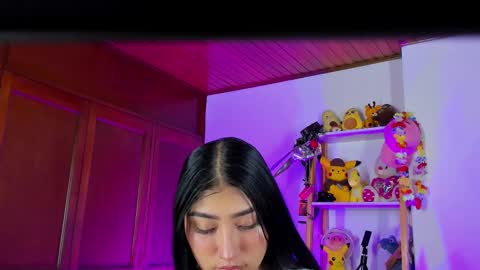 Snapshot of eymy_hadid_ chatting on November 6, 2025, 8:54 pm Emily online show from November 6, 2025, 8:54 pm