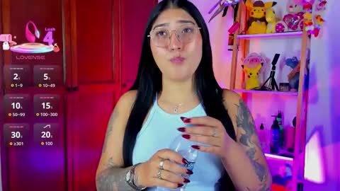 Snapshot of eymy_hadid_ chatting on November 7, 2025, 11:16 pm Emily online show from November 7, 2025, 11:16 pm