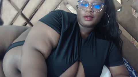 eyshaexotii online show from July 29, 2026, 4:10 am