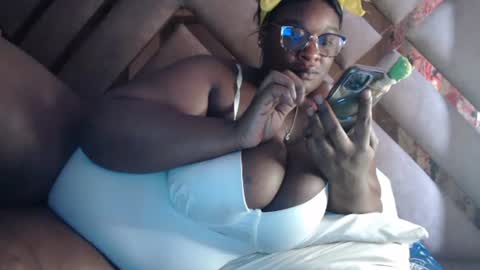 eyshaexotii online show from August 4, 2026, 7:49 pm