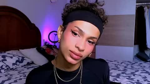 Fabi online show from May 25, 2026, 5:02 am