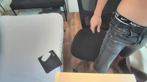 fabiano_hernandes30 online show from April 21, 2026, 10:54 am