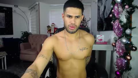 Snapshot of fabilatindick20 chatting on December 6, 2024, 11:11 am Fabian online show from December 6, 2024, 11:11 am