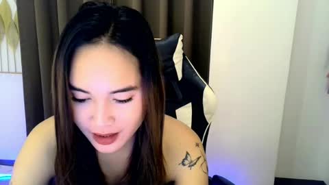 fabulous_cristy24 online show from August 9, 2026, 7:52 pm