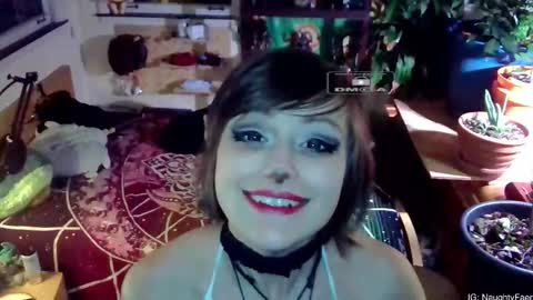 faewildflower online show from November 16, 2025, 4:51 am