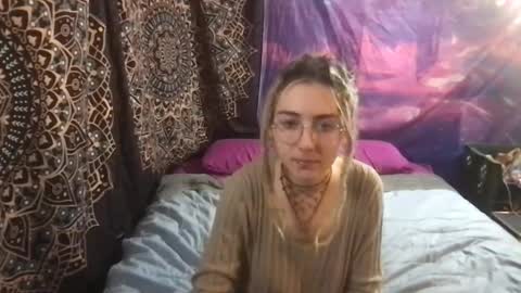 Fae online show from December 24, 2024, 9:06 am