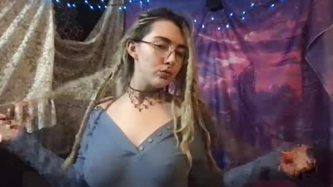 Fae online show from January 2, 2025, 9:43 am