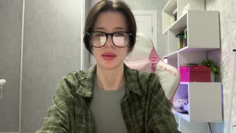 Bloom  online show from December 15, 2025, 7:40 pm