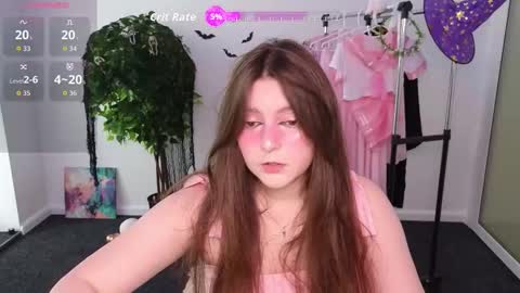 Snapshot of fairy_caramel chatting on October 28, 2025, 9:35 am Audrey online show from October 28, 2025, 9:35 am