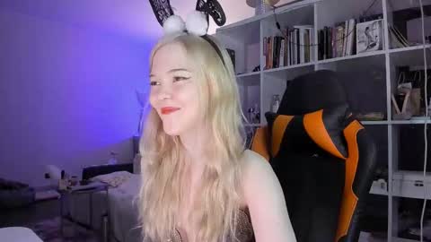 Snapshot of fairy_casey chatting on October 28, 2025, 10:56 pm fairy_casey online show from October 28, 2025, 10:56 pm