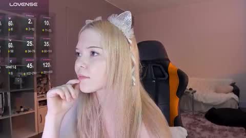 Snapshot of fairy_casey chatting on December 2, 2025, 7:53 pm fairy_casey online show from December 2, 2025, 7:53 pm