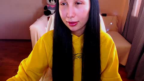 Elli  online show from December 9, 2024, 11:47 am