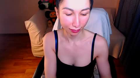 Elli  online show from June 1, 2026, 10:22 pm
