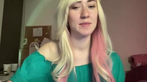 fairy_face online show from March 12, 2025, 7:17 pm