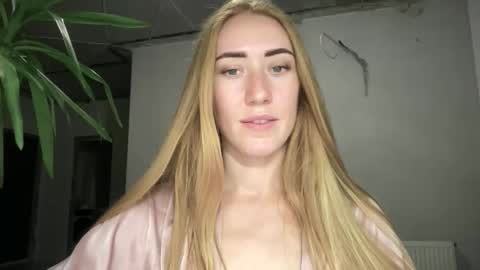 fairy_face online show from September 11, 2025, 8:53 pm