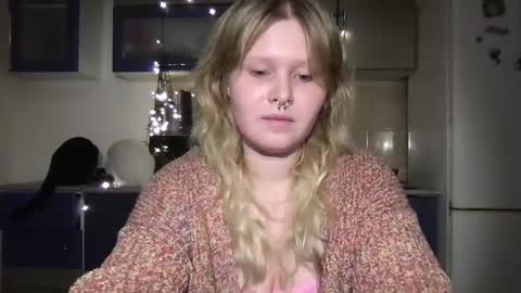 Arisha online show from December 20, 2024, 4:04 pm