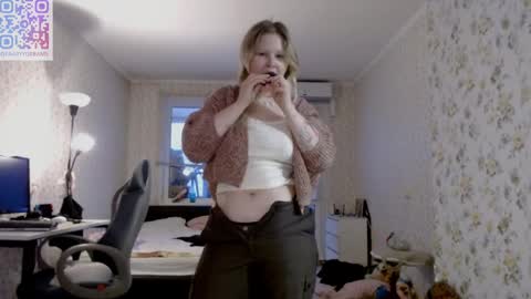 Arisha online show from February 10, 2025, 2:37 pm