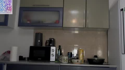 Arisha online show from February 22, 2025, 10:42 pm